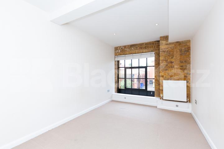 spacious 2 bedroom warehouse conversion with concierge  Springfield House lofts - Tyssen Street, Dalston